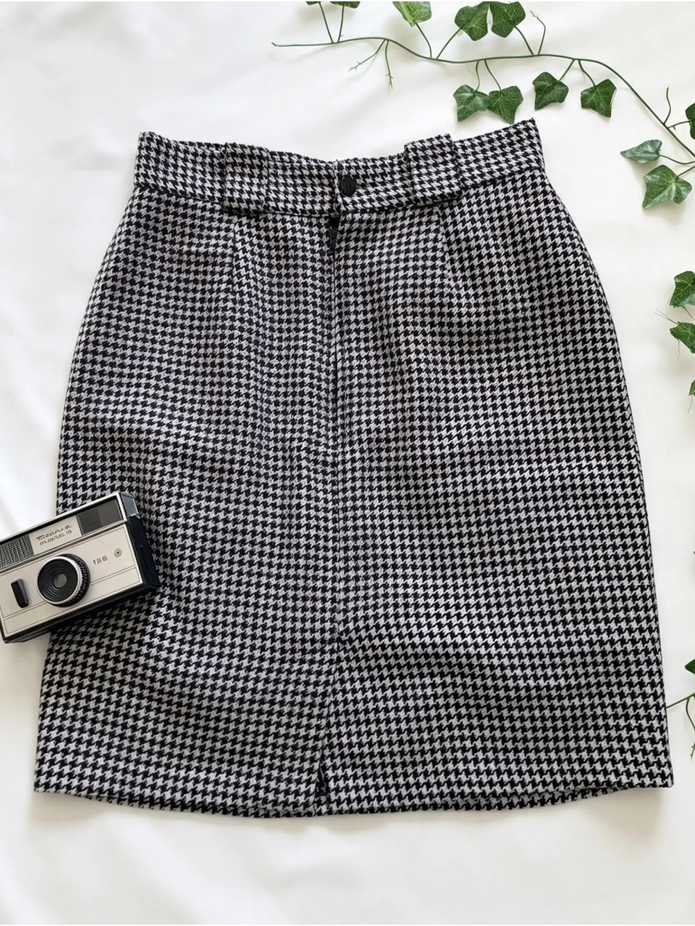 Retro 90s Classic Wool Blend Mini Pencil Skirt